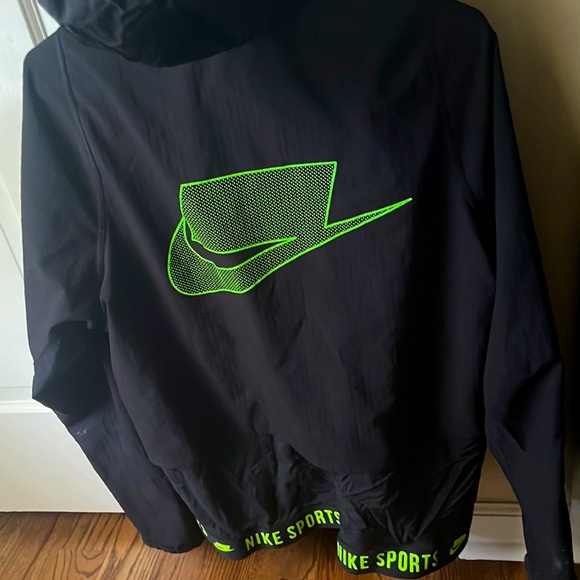 Nike Zip up jacket, size medium - Picture 2 of 3